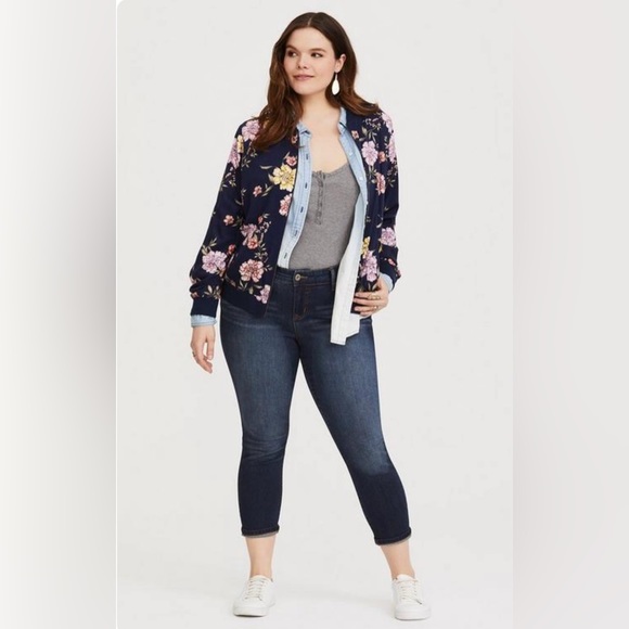 Torrid Navy Twill Floral Print Bomber Jacket Size 2 - Picture 4 of 8